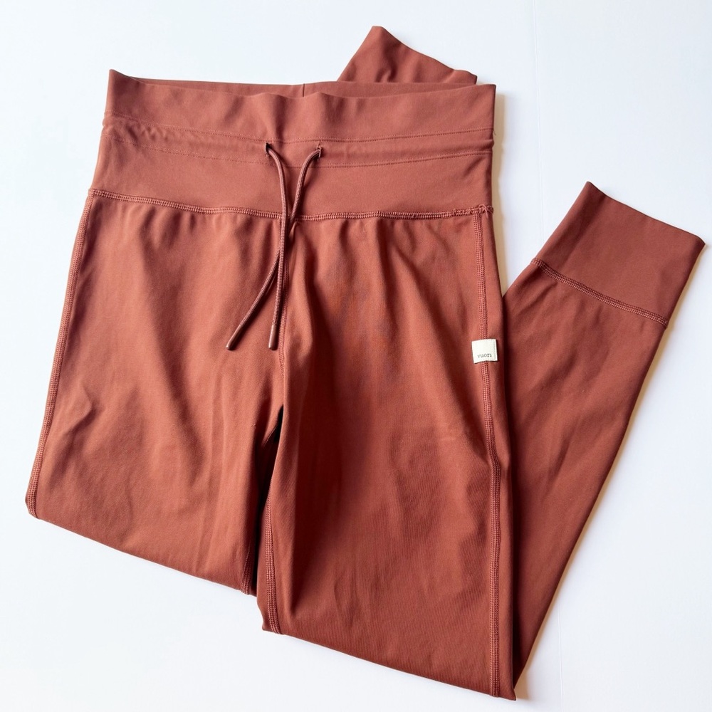 Vuori Brown and Red High-Waisted Leggings